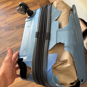 Pegasus Seyahatimde Parçalanan Valiz