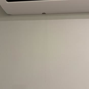 Airfel Önce Aşırı Ses Şimdi De İç Ünite Su Akıntısı