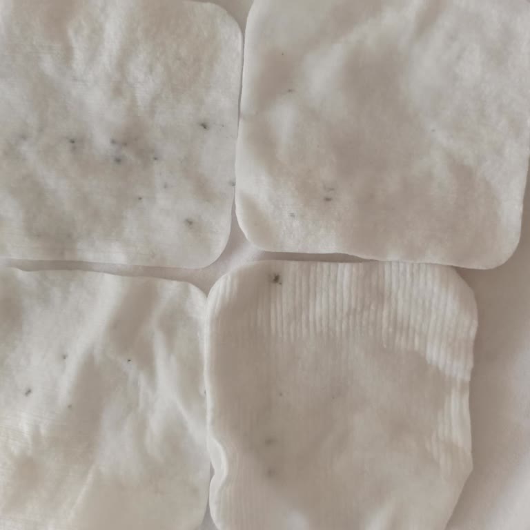 Hepsiburada Temizleme Pamuğunda Siyah Lekeler