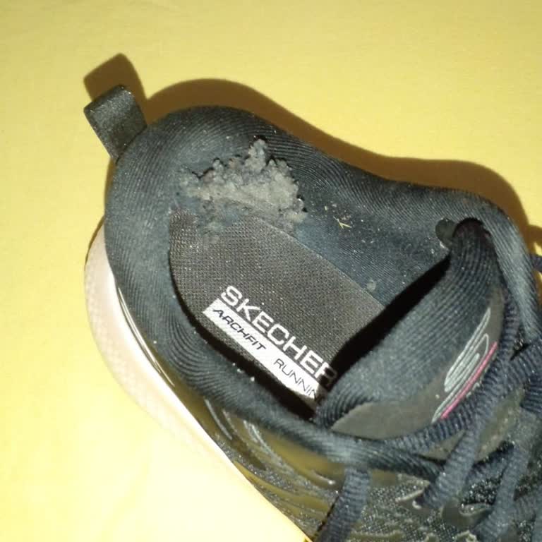 Skechers 4 Ayda Yıpranan Ayakkabı Ve Olumsuz Geri Dönüş