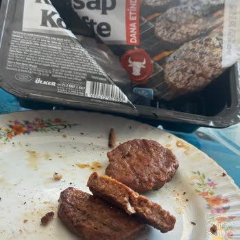 Superfresh Köftenin İçinden Plastik Çıktı!