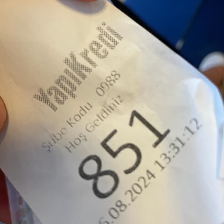 Fethiye Yapı Kredi Likya Şubesi'nde Sıra Sistemi Sorunu