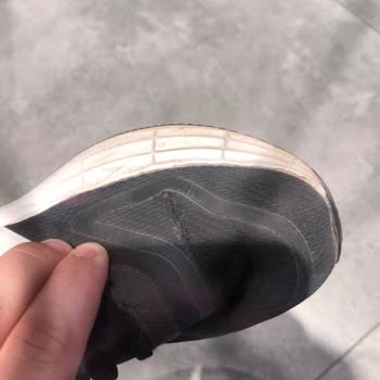 In Street Bir Yıl Dolmadan Yırtılan Ayakkabılar Ve Garanti Sorunu
