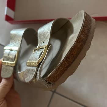 Nine West Hasarlı Ürün Hakkında