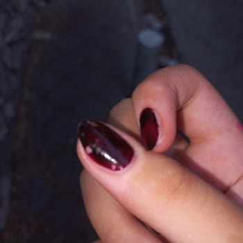 Flormar 323 Numaralı Oje Soyuluyor