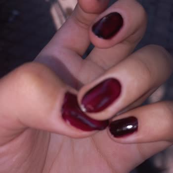 Flormar 323 Numaralı Oje Soyuluyor