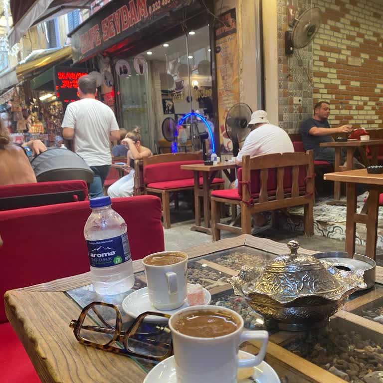 Sevdam Cafe (Kemeraltı) Hiçbir Şey Bilemeyen Falcı