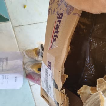 Gratis Özensiz Hasarlı Paketleme