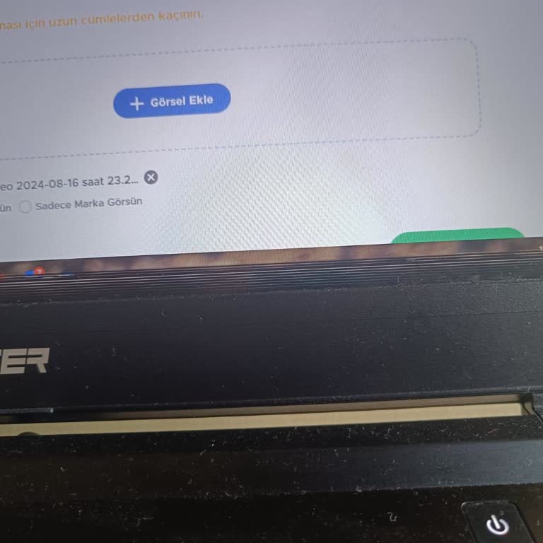 Monster Notebook Bozuk Ekran Tamiri İçin Fiyat Belirtmiyor