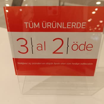 Axis İstanbul Paul Mark Tabela Yanlışlığı