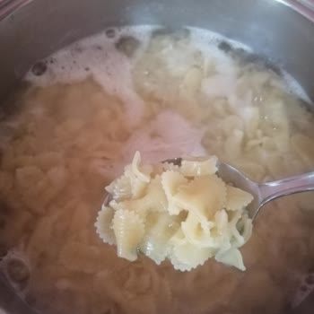 A101 Bendo Makarnanın Su İle Buluşup Erimesi!