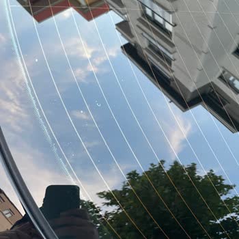 Edwax Car Care Lens İstanbul Şubesi Araç Temizliği Kabusu: Yüksek Fiyat Ve Hasar!