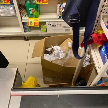 Şok Market Bozuk Ürün Ve İade Almıyor Fiş İçin Çöpü Karıştırın Diyor