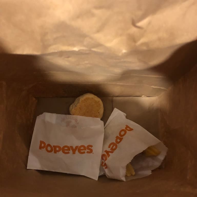 İstanbul Esenyurt Zafer Mahallesi Popeyes Şubesi