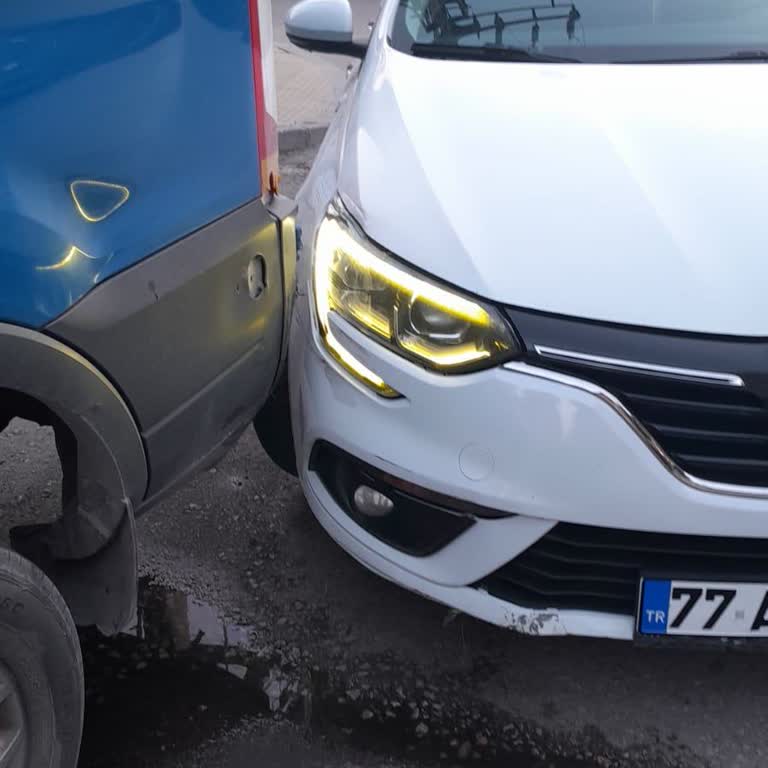 Renault Servisi Sağlam Teslim Ettiğim Araç Farı