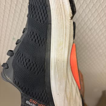 Skechers Max Cushion Arch-fit Tabanı 1 Ay Sonunda Ayakkabıdan Ayrıldı