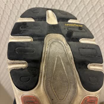 Skechers Max Cushion Arch-fit Tabanı 1 Ay Sonunda Ayakkabıdan Ayrıldı