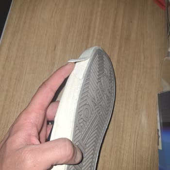 Boyner Den Aldığım Tomy Hilfiger Marka Ayakkabı Her Taraftan Dağıldı.