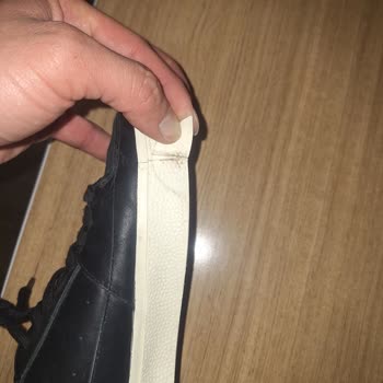 Boyner Den Aldığım Tomy Hilfiger Marka Ayakkabı Her Taraftan Dağıldı.