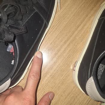 Boyner Den Aldığım Tomy Hilfiger Marka Ayakkabı Her Taraftan Dağıldı.