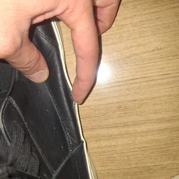 Boyner Den Aldığım Tomy Hilfiger Marka Ayakkabı Her Taraftan Dağıldı.