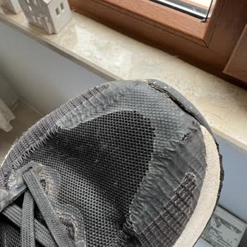 Sneaks Up Nike Ayakkabı Deformasyonu Ve Müşteri Hizmetleri Sorunu