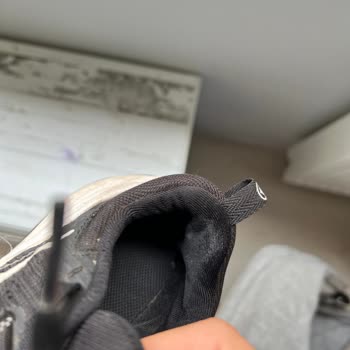 Sneaks Up Nike Ayakkabı Deformasyonu Ve Müşteri Hizmetleri Sorunu