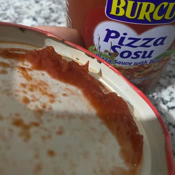 Burcu Gıda Online Marketten Alınan Pizza Sosunda Hijyen Sorunu