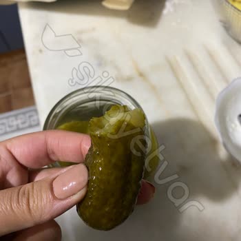 Migros Açılmış Kühne Turşu Satıyor