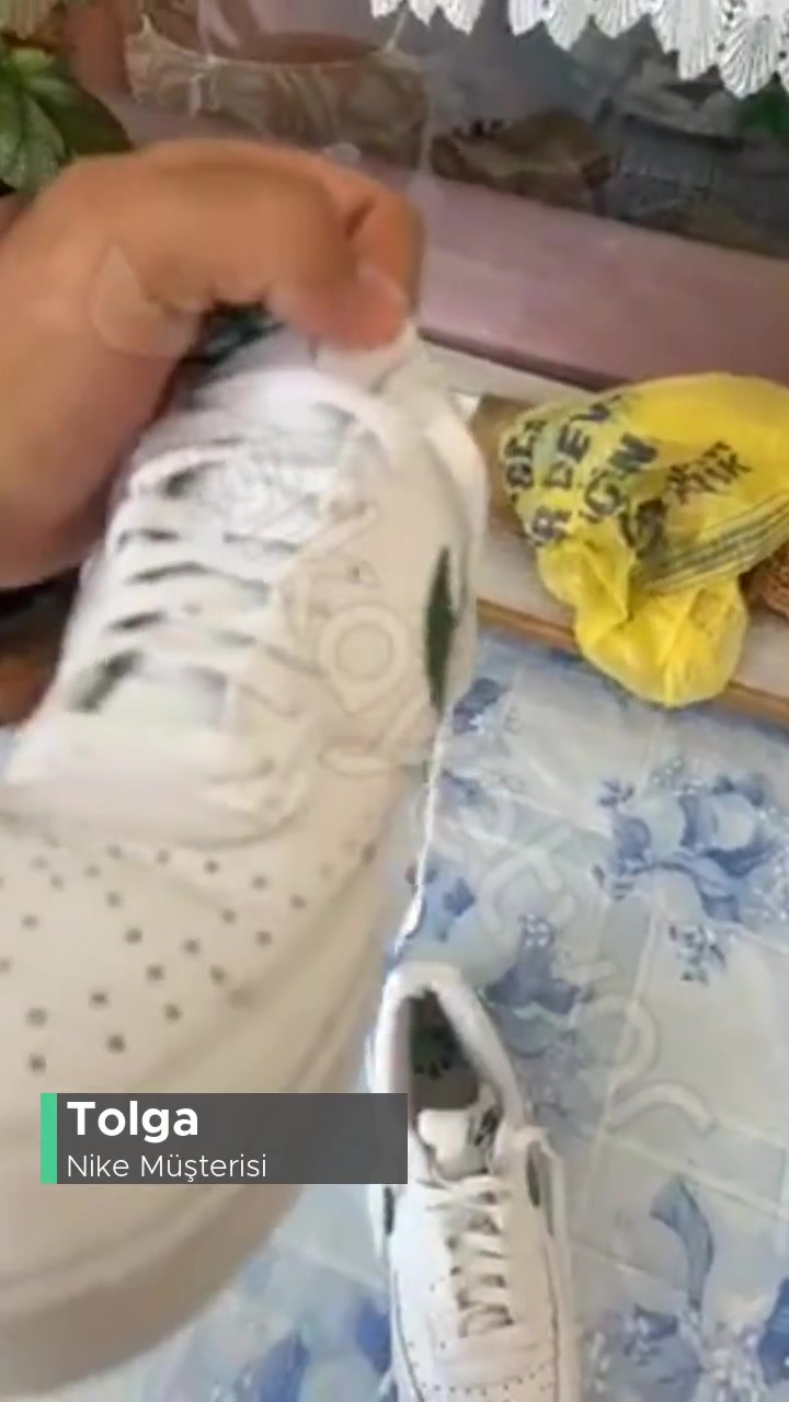 Nike Kalitesiz Ayakkabı Satıyor! videonun kapak resmi