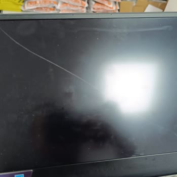 Efe Bilgisayar (Pendik) Bilgisayarımı Tamir Etmemişler Üstelik Ekranı Çatlak!