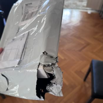 MNG Kargo'dan Gelen Paket Hasarlı Ve Güvenlik Sorunu Var