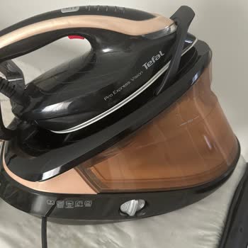 Tefal Kullanım Zorluğu Ve Tasarım Sorunlarıyla Dolu Buhar Kazanlı Ütü