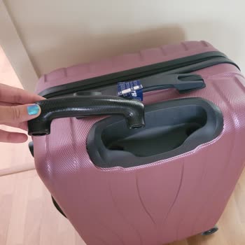 Metro Turizm Mavin Valizimi Kirdi Saygısızca Konuştu