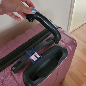 Metro Turizm Mavin Valizimi Kirdi Saygısızca Konuştu