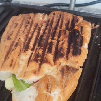 Dökümix Tost Makinesi Ve Ürününün Arkasında Durmayan Firma