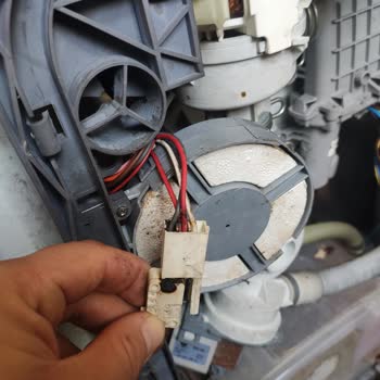 Toroslar Elektrik Dağıtım Trafo Patlaması Sonrası Mağduriyetimizin Giderilmemesi