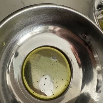 Gratis Online'ın Bozuk Kedi Vitaminleri Satması