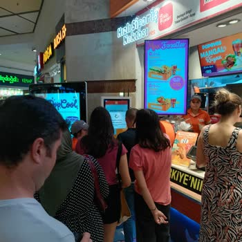 Adana Popeyes M1 Şubesi Paraya Doymuş