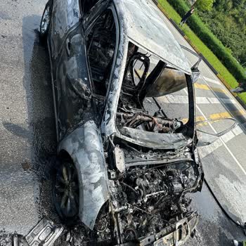 Garantili Clio Aracımız Seyir Halinde Yandı. Renault Sahip Çıkmıyor