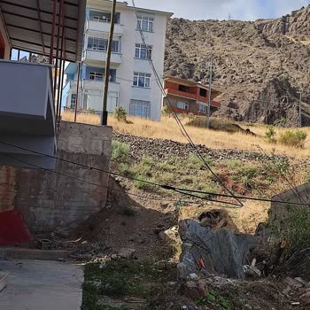 Türk Telekom Saha Ekibi Kablolarla İlgilenmiyor