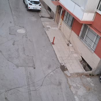 TurkNet Sokaktaki Fiber Kablo Kopuk