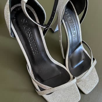 Shoes&More Ayakkabı Giyilmeden Soyuk Çıktı