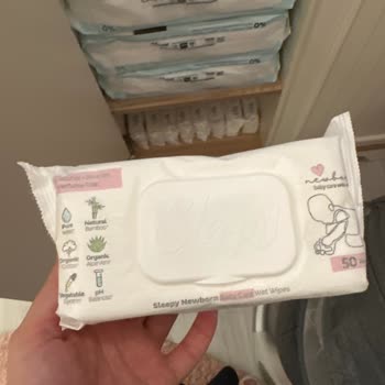 Sleepy Newborn Islak Mendil Bozulmuş Ekşimiş Yoğurt Gibi Kokuyor!