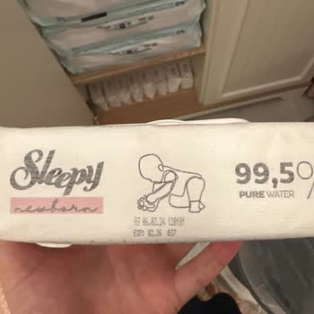 Sleepy Newborn Islak Mendil Bozulmuş Ekşimiş Yoğurt Gibi Kokuyor!