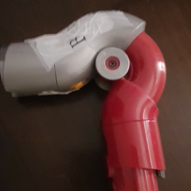 Dyson V12 Koltuk Altı Aparatı