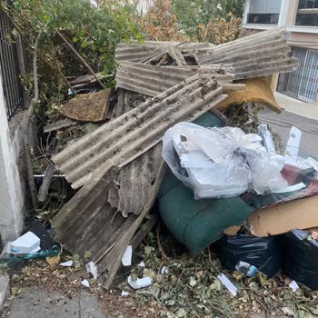 Buca Belediyesi Şikayet,15 Gündür Evimin Önündeki Bundanmış Alınmıyor