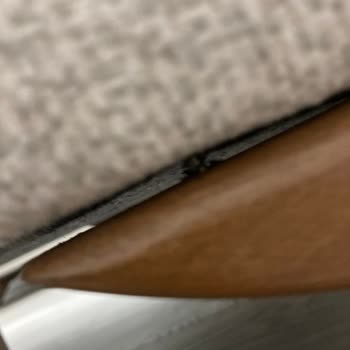 Kilim Mobilyadan Gelen Koltuklarda Üretim Hataları Var.