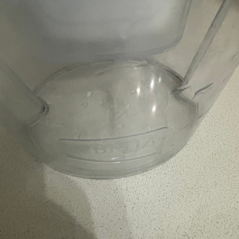 Brita Sürahi Altı Çatladı