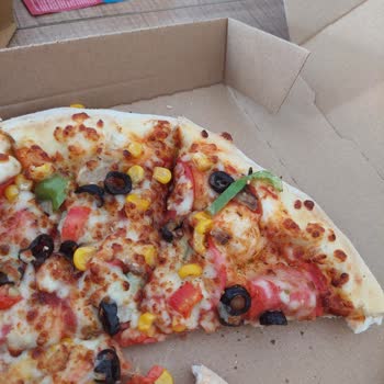 Domino's Pizza Yok Malzemos Ve Asosyal Pizza